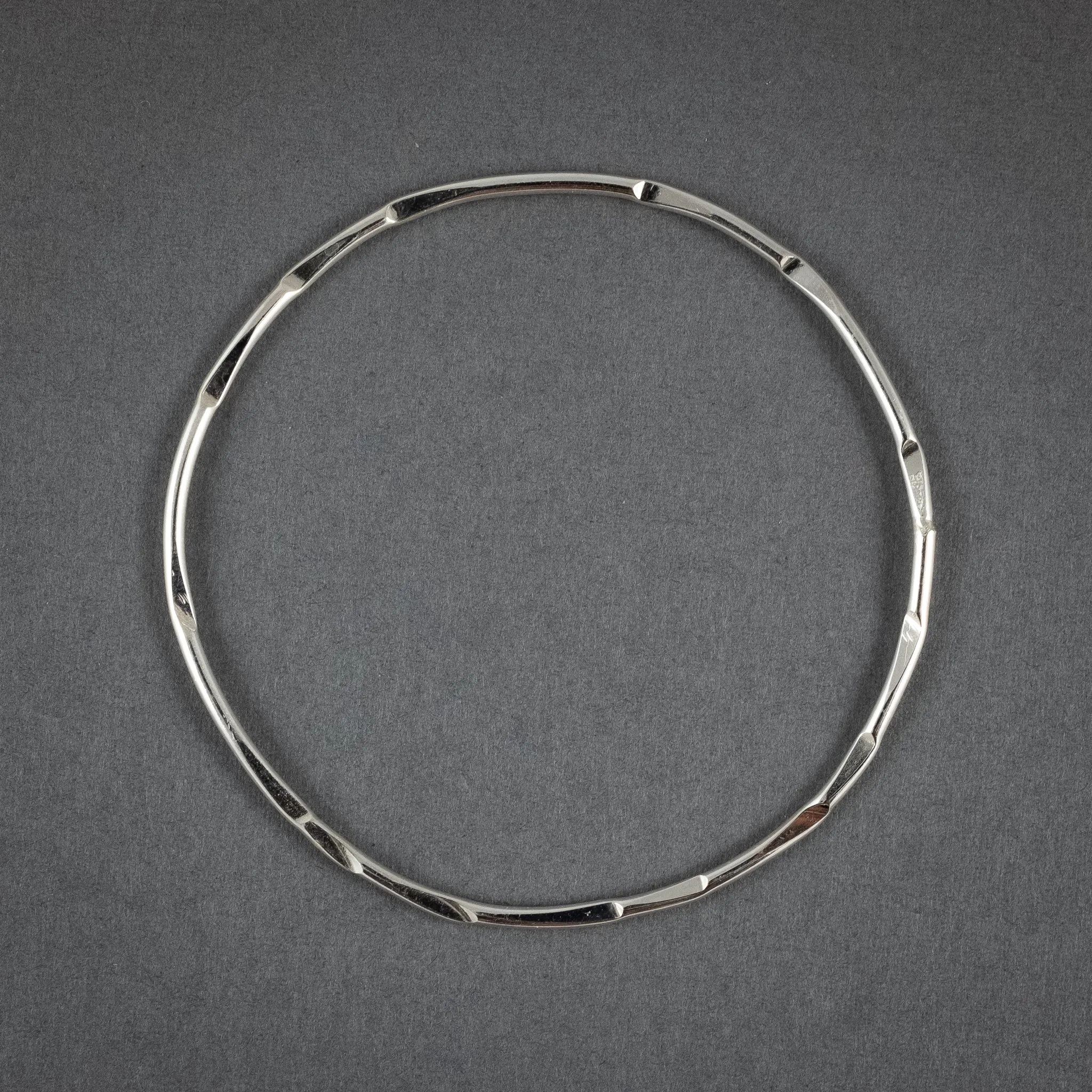 Circle Bangle (Polished)