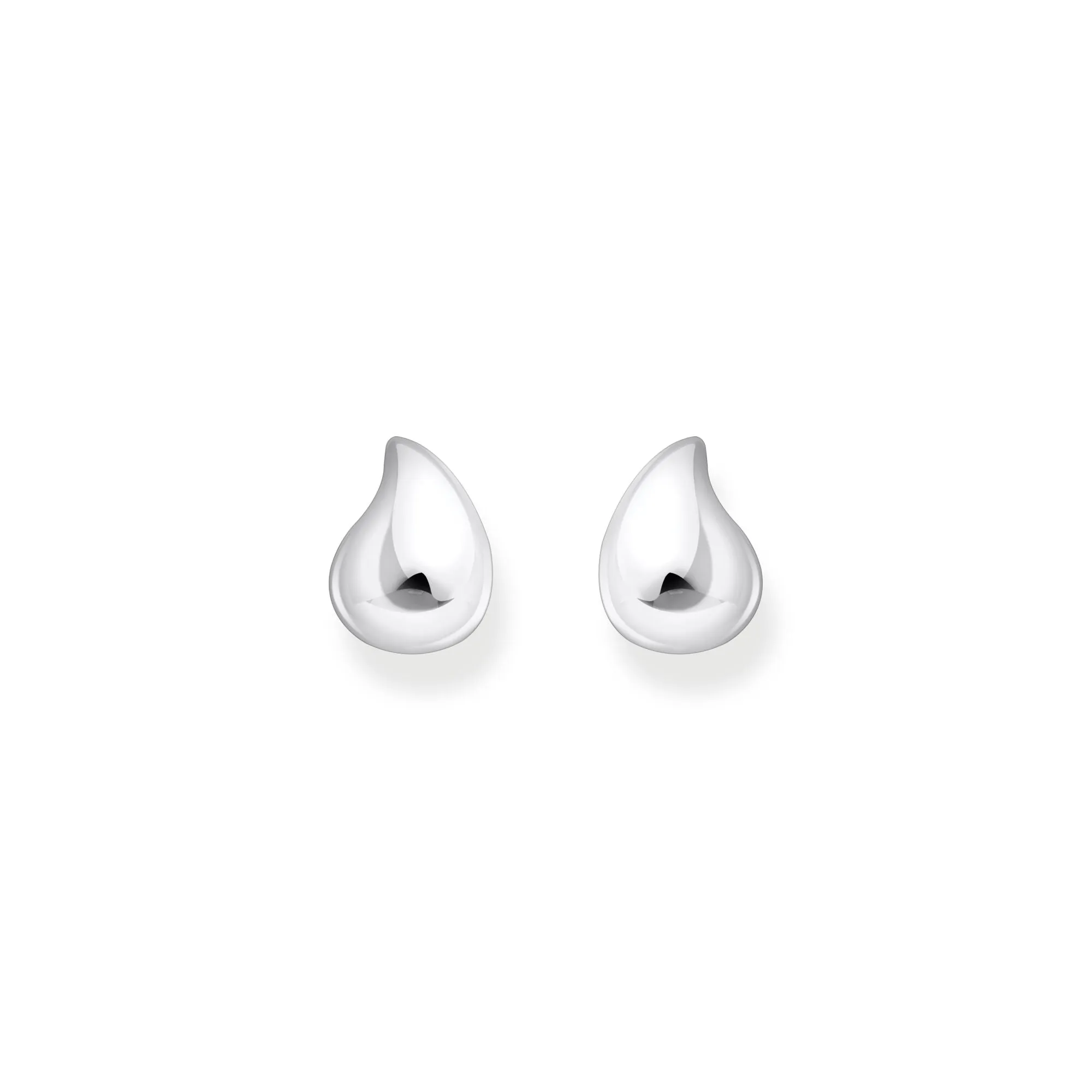 Ear studs in organic shape silver