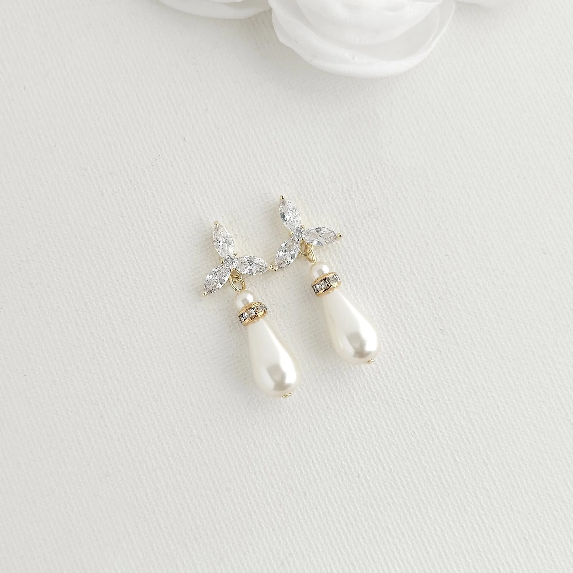 Flower Pearl Earrings for Brides- Flora