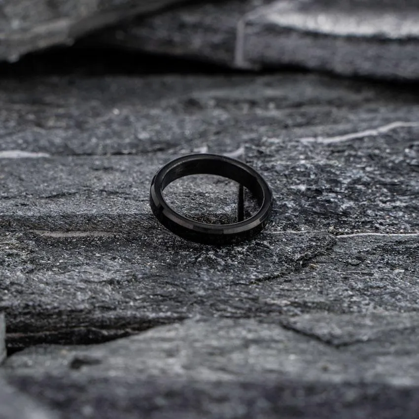 Minimal Ring in Polished Black