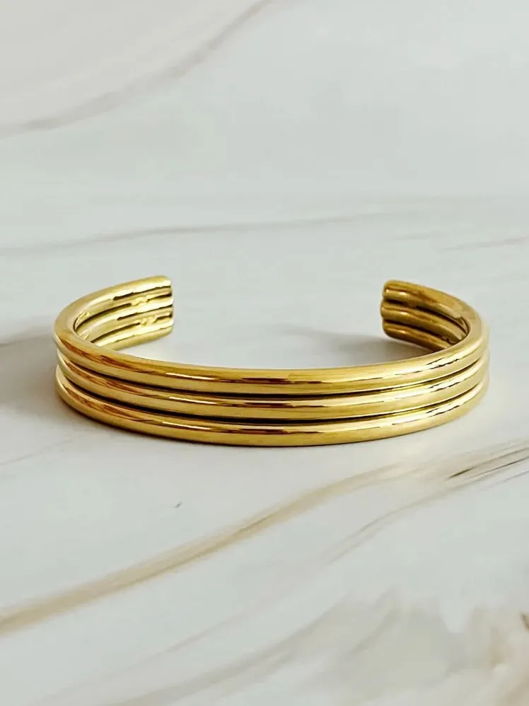 So Chic Open Bangle