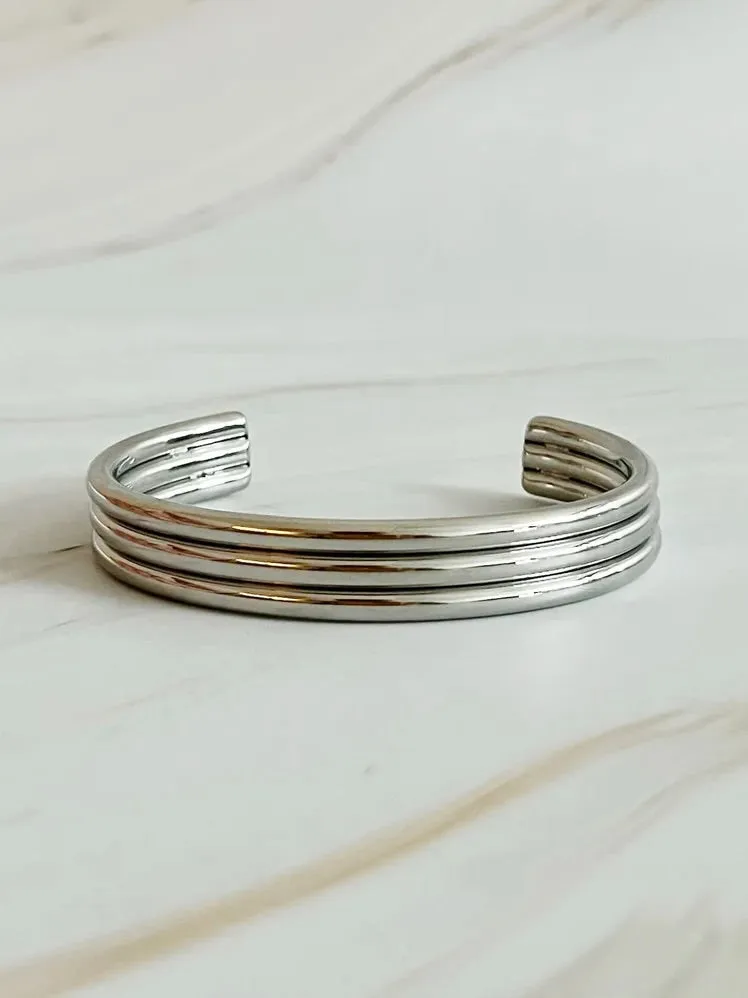 So Chic Open Bangle