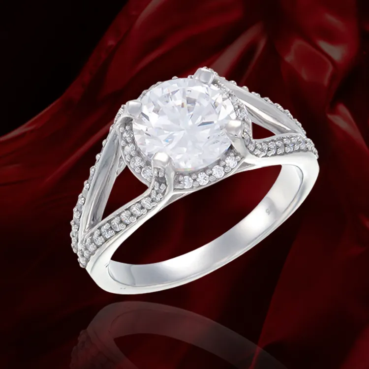 Split Band Sparkling Oval Ring with Halo